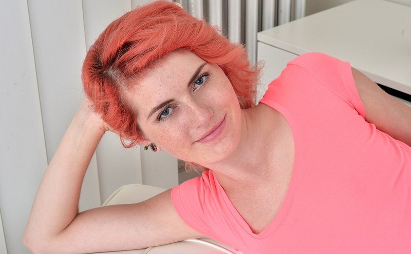 Алина, 19 лет, 1 размер груди